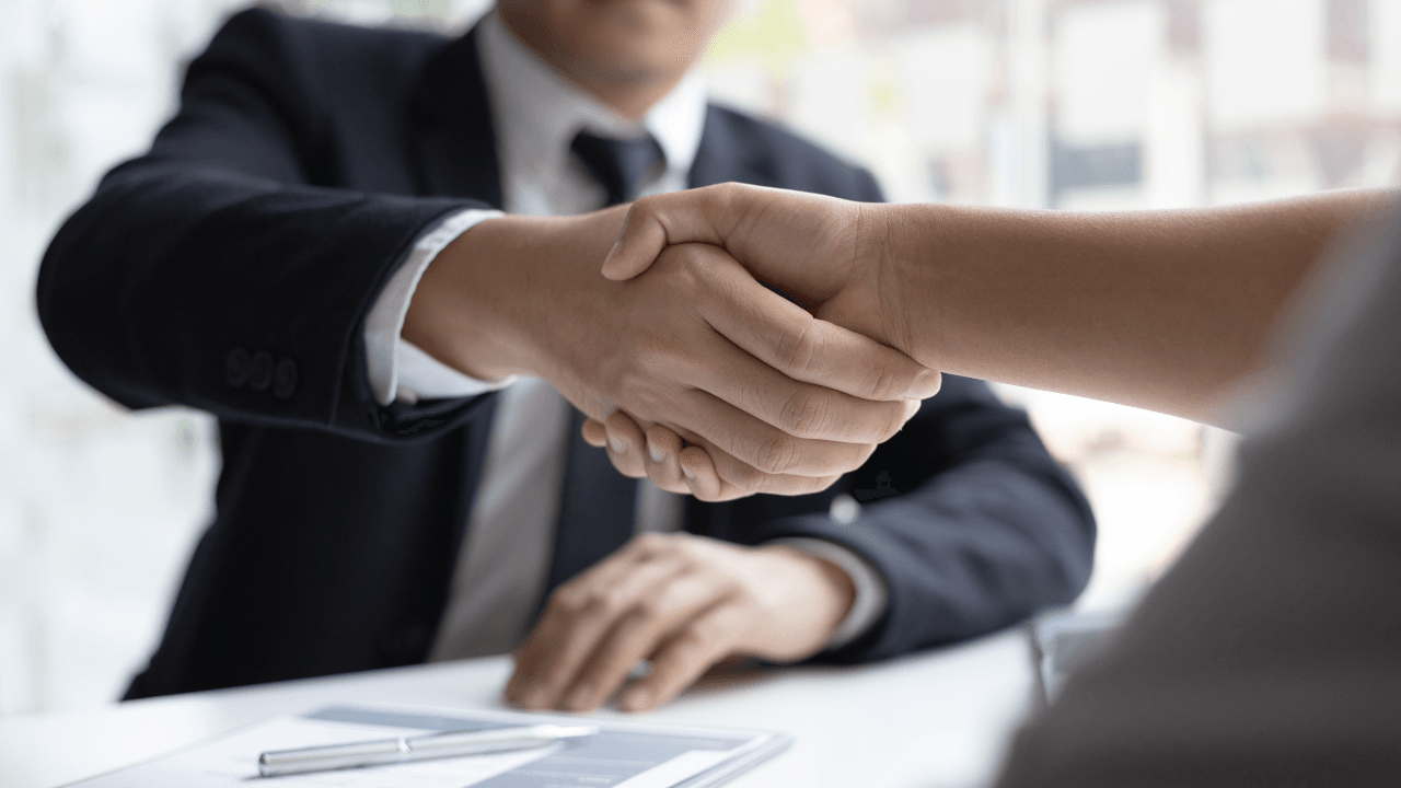 Cover image for When Does It Make Sense to Hire a Financial Advisor in Canada?
